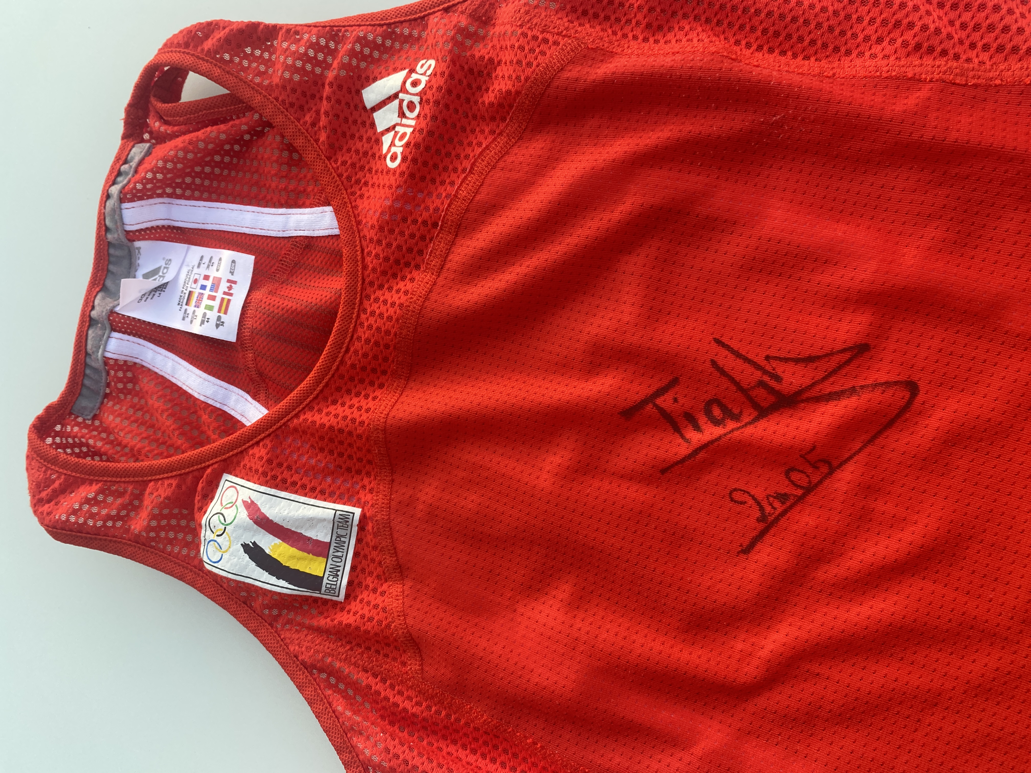 Gesigneerde trainingsoutfit van Tia Hellebaut op de Olympische spelen